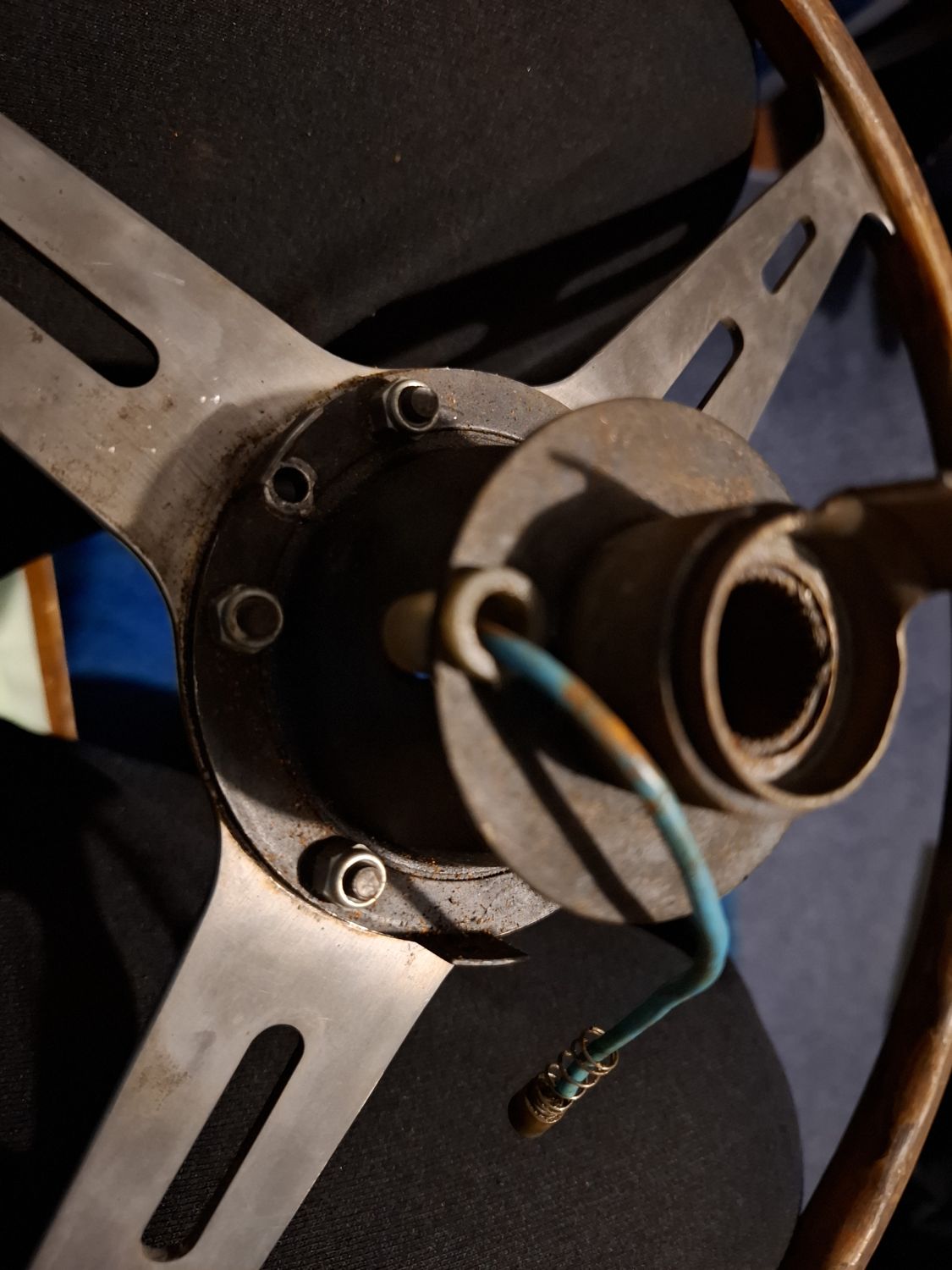 Hub and horn contact, January 2026