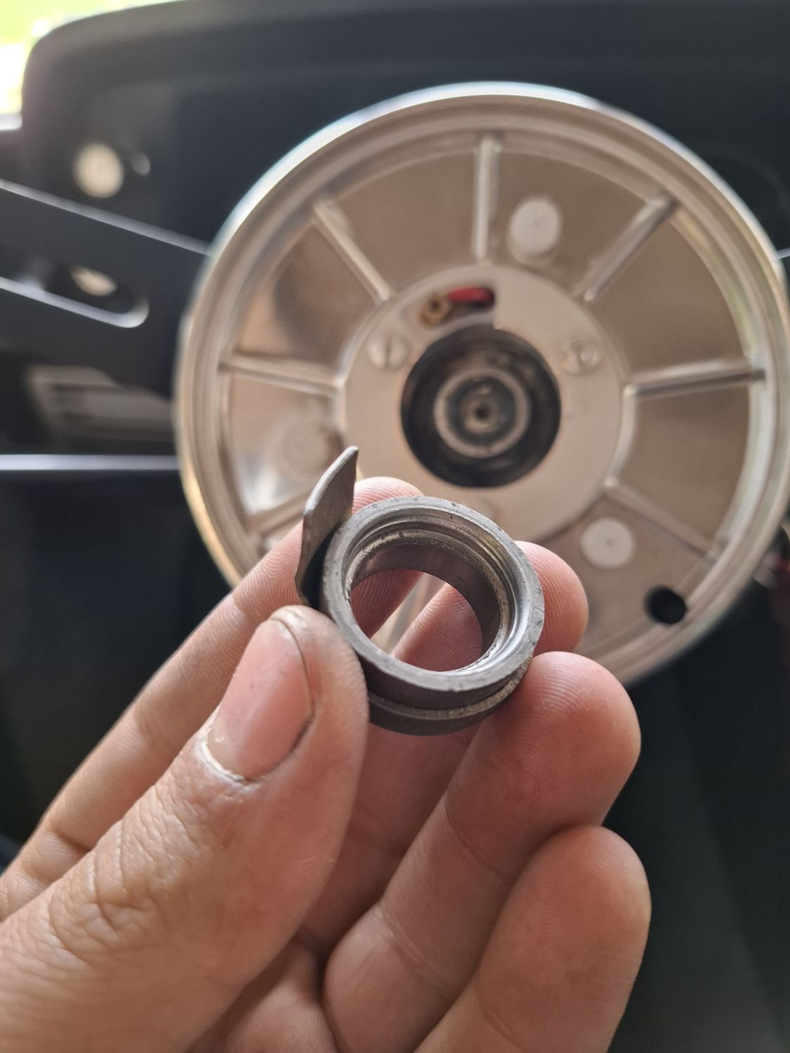 The indicator cancelling ring (returns the indicator stalk), 23 April